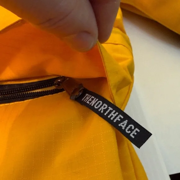 The North Face Yellow and Black Jacket with removeable fleece liner - Picture 5 of 15